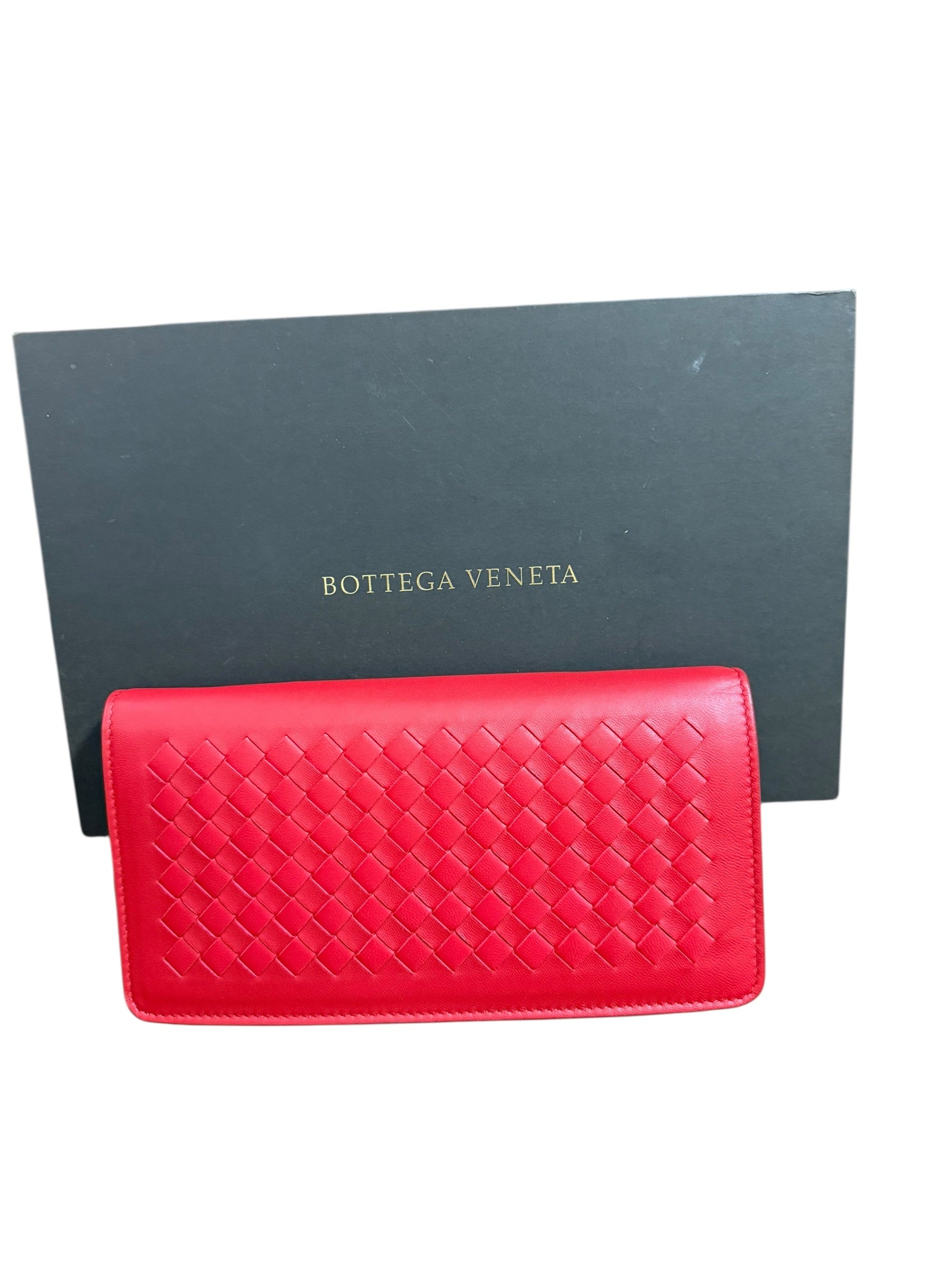 Bottega Veneta Red Intrecciato Wallet on Chain